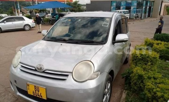 Buy Used Toyota Sienta Silver Car in Blantyre in Malawi Buy Used Toyota Sienta Silver Car in Blantyre in Malawi