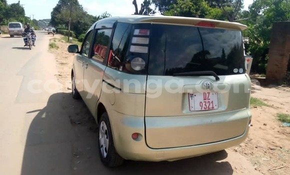 Buy Used Toyota Sienta Green Car in Blantyre in Malawi Buy Used Toyota Sienta Green Car in Blantyre in Malawi