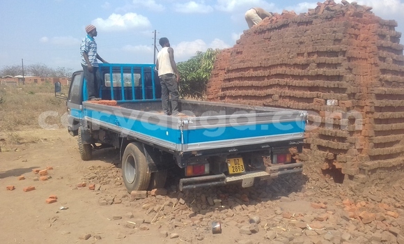Buy Used Mazda Deven T35 Blue Truck in Lilongwe in Malawi