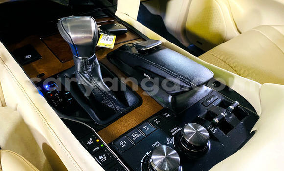 Buy Used Lexus LX 570 White Car in Blantyre in Malawi