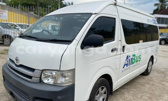 Buy Import Toyota Hiace White Car in Lilongwe in Malawi Buy Import Toyota Hiace White Car in Lilongwe in Malawi