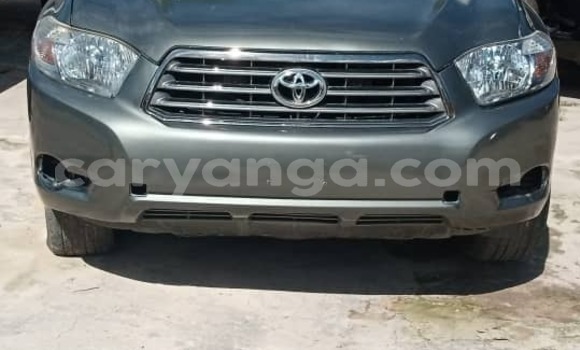 Buy Import Toyota Kluger Green Car in Lilongwe in Malawi