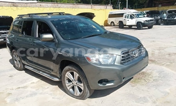Buy Import Toyota Kluger Green Car in Lilongwe in Malawi Buy Import Toyota Kluger Green Car in Lilongwe in Malawi