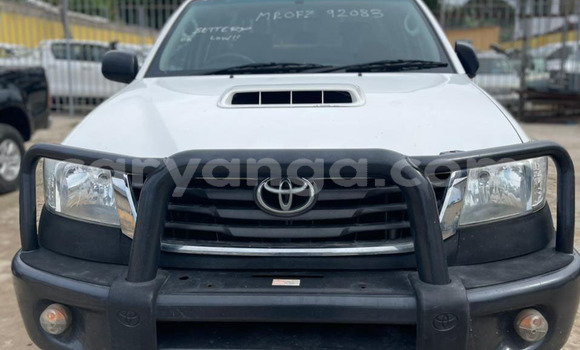 Buy Import Toyota Hilux White Car in Lilongwe in Malawi