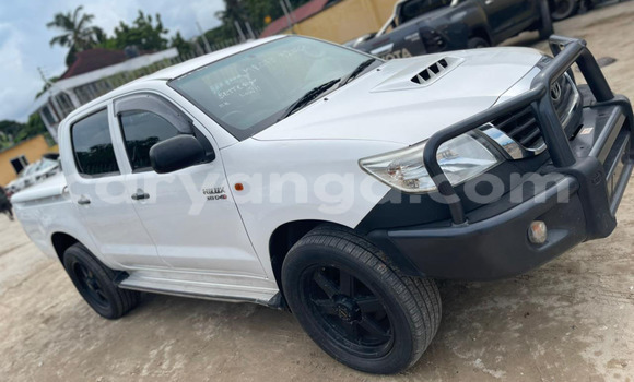 Buy Import Toyota Hilux White Car in Lilongwe in Malawi Buy Import Toyota Hilux White Car in Lilongwe in Malawi