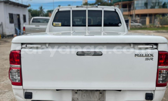 Buy Import Toyota Hilux White Car in Lilongwe in Malawi Buy Import Toyota Hilux White Car in Lilongwe in Malawi