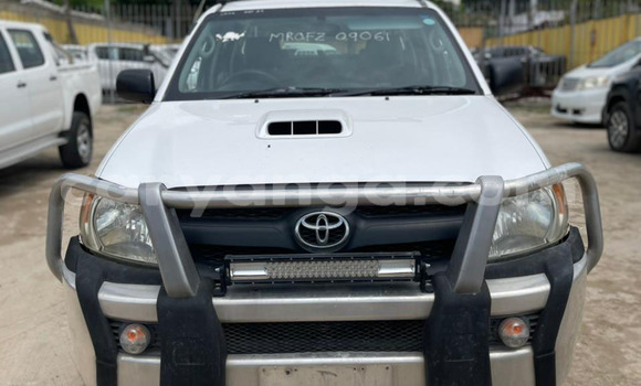 Buy Import Toyota Hilux White Car in Lilongwe in Malawi
