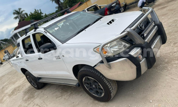 Buy Import Toyota Hilux White Car in Lilongwe in Malawi Buy Import Toyota Hilux White Car in Lilongwe in Malawi