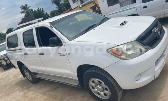 Buy Import Toyota Hilux White Car in Lilongwe in Malawi Buy Import Toyota Hilux White Car in Lilongwe in Malawi
