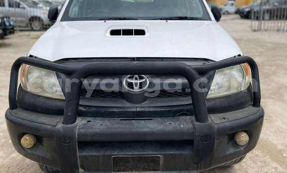 Buy Import Toyota Hilux White Car in Lilongwe in Malawi