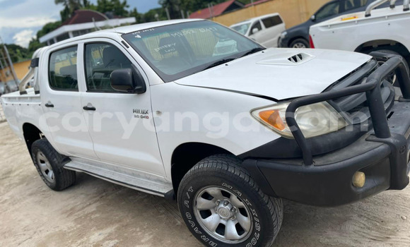 Buy Import Toyota Hilux White Car in Lilongwe in Malawi Buy Import Toyota Hilux White Car in Lilongwe in Malawi