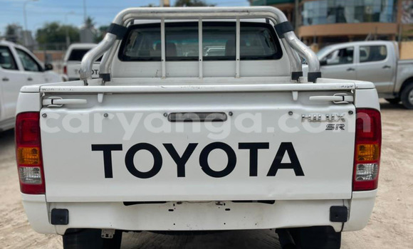 Buy Import Toyota Hilux White Car in Lilongwe in Malawi Buy Import Toyota Hilux White Car in Lilongwe in Malawi