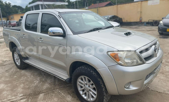 Buy Import Toyota Hilux Silver Car in Lilongwe in Malawi Buy Import Toyota Hilux Silver Car in Lilongwe in Malawi