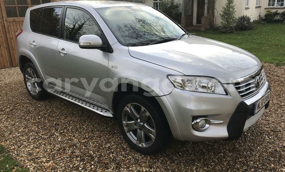Nunua Ilio tumika Toyota RAV4 Black Gari ndani ya Blantyre nchini Malawi Nunua Ilio tumika Toyota RAV4 Black Gari ndani ya Blantyre nchini Malawi