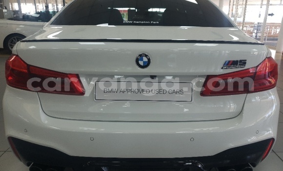 Nunua Ilio tumika BMW M5 White Gari ndani ya Blantyre nchini Malawi Nunua Ilio tumika BMW M5 White Gari ndani ya Blantyre nchini Malawi