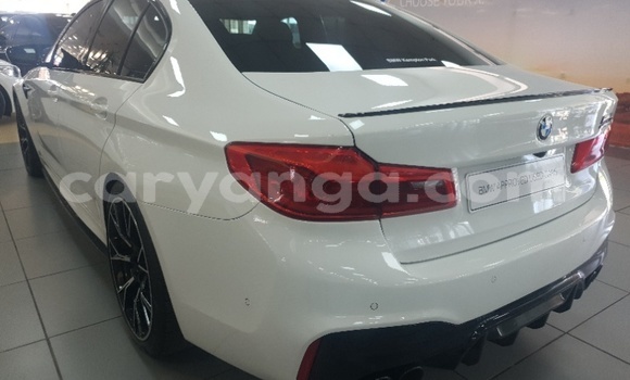 Nunua Ilio tumika BMW M5 White Gari ndani ya Blantyre nchini Malawi Nunua Ilio tumika BMW M5 White Gari ndani ya Blantyre nchini Malawi