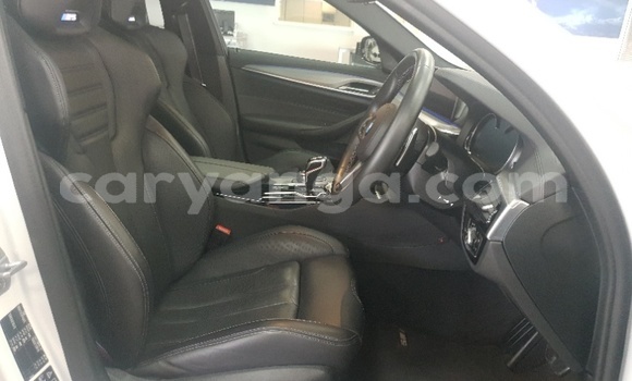 Nunua Ilio tumika BMW M5 White Gari ndani ya Blantyre nchini Malawi Nunua Ilio tumika BMW M5 White Gari ndani ya Blantyre nchini Malawi