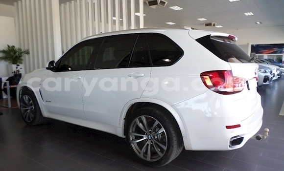 Nunua Ilio tumika BMW X5 White Gari ndani ya Blantyre nchini Malawi Nunua Ilio tumika BMW X5 White Gari ndani ya Blantyre nchini Malawi