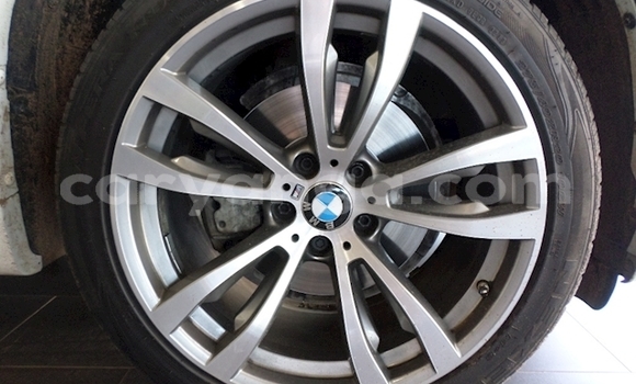 Nunua Ilio tumika BMW X5 White Gari ndani ya Blantyre nchini Malawi Nunua Ilio tumika BMW X5 White Gari ndani ya Blantyre nchini Malawi