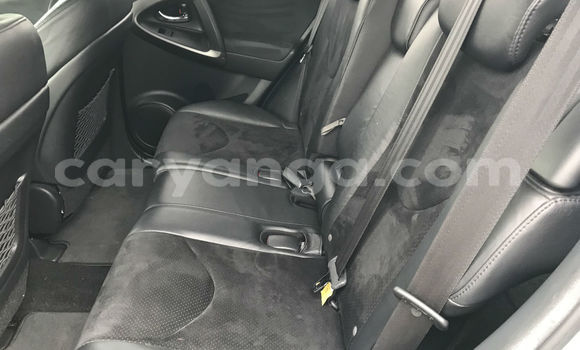 Nunua Ilio tumika Toyota RAV4 Black Gari ndani ya Blantyre nchini Malawi Nunua Ilio tumika Toyota RAV4 Black Gari ndani ya Blantyre nchini Malawi