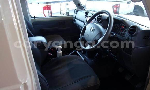 Nunua Ilio tumika Toyota Land Cruiser Beige Gari ndani ya Blantyre nchini Malawi Nunua Ilio tumika Toyota Land Cruiser Beige Gari ndani ya Blantyre nchini Malawi