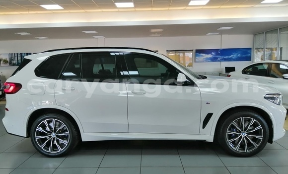 Nunua Ilio tumika BMW X5 White Gari ndani ya Blantyre nchini Malawi Nunua Ilio tumika BMW X5 White Gari ndani ya Blantyre nchini Malawi