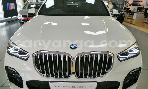 Nunua Ilio tumika BMW X5 White Gari ndani ya Blantyre nchini Malawi Nunua Ilio tumika BMW X5 White Gari ndani ya Blantyre nchini Malawi
