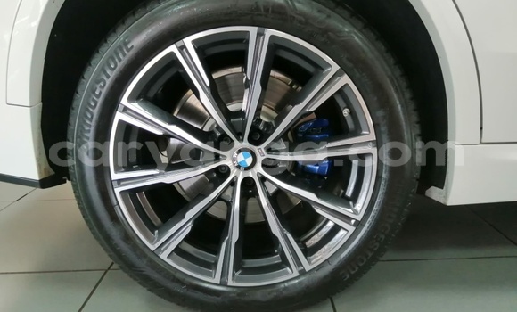 Nunua Ilio tumika BMW X5 White Gari ndani ya Blantyre nchini Malawi Nunua Ilio tumika BMW X5 White Gari ndani ya Blantyre nchini Malawi