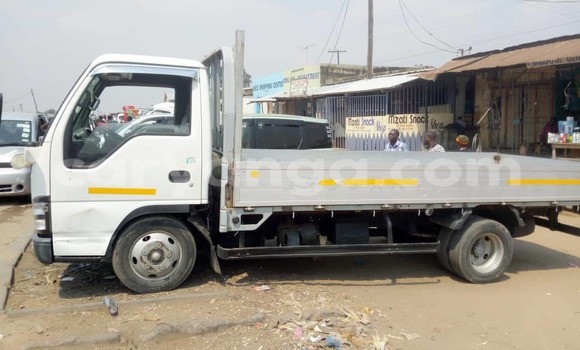 Acheter Occasion Utilitaire Isuzu FTR 850 Blanc à Nkhotakota, Malawi Acheter Occasion Utilitaire Isuzu FTR 850 Blanc à Nkhotakota, Malawi
