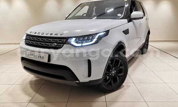 Buy Used Land Rover Discovery White Car in Blantyre in Malawi