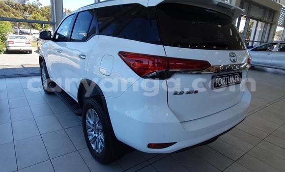 Nunua Ilio tumika Toyota Fortuner White Gari ndani ya Blantyre nchini Malawi Nunua Ilio tumika Toyota Fortuner White Gari ndani ya Blantyre nchini Malawi