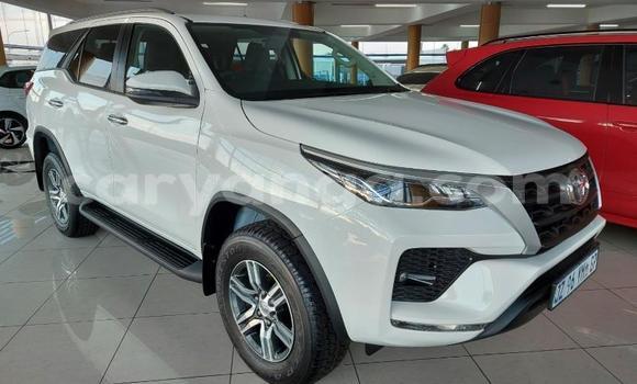 Nunua Ilio tumika Toyota Fortuner White Gari ndani ya Blantyre nchini Malawi Nunua Ilio tumika Toyota Fortuner White Gari ndani ya Blantyre nchini Malawi