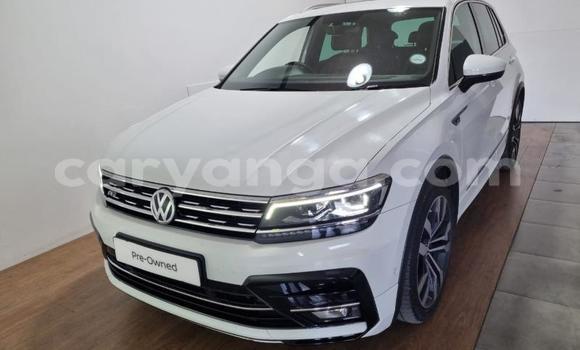 Nunua Ilio tumika Volkswagen Tiguan White Gari ndani ya Chilumba nchini Karonga