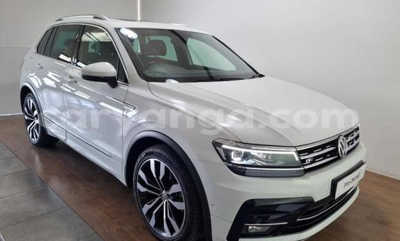 Nunua Ilio tumika Volkswagen Tiguan White Gari ndani ya Chilumba nchini Karonga Nunua Ilio tumika Volkswagen Tiguan White Gari ndani ya Chilumba nchini Karonga