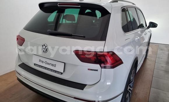 Nunua Ilio tumika Volkswagen Tiguan White Gari ndani ya Chilumba nchini Karonga Nunua Ilio tumika Volkswagen Tiguan White Gari ndani ya Chilumba nchini Karonga