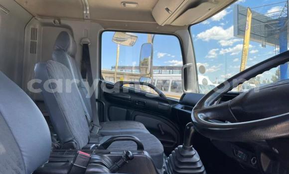 Nunua Ilio tumika Hino 300 Series White Lori ndani ya Lilongwe nchini Malawi Nunua Ilio tumika Hino 300 Series White Lori ndani ya Lilongwe nchini Malawi