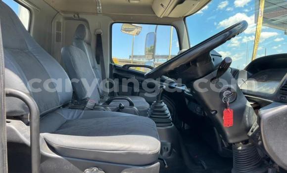 Nunua Ilio tumika Hino 300 Series White Lori ndani ya Lilongwe nchini Malawi Nunua Ilio tumika Hino 300 Series White Lori ndani ya Lilongwe nchini Malawi