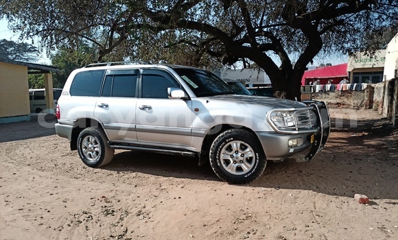 Buy Used Toyota Land Cruiser Silver Car in Mangochi in Malawi Buy Used Toyota Land Cruiser Silver Car in Mangochi in Malawi