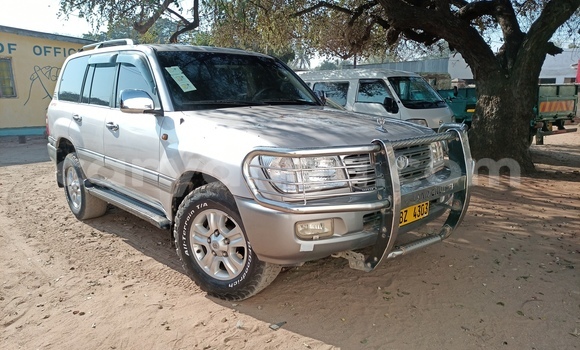 Buy Used Toyota Land Cruiser Silver Car in Mangochi in Malawi Buy Used Toyota Land Cruiser Silver Car in Mangochi in Malawi