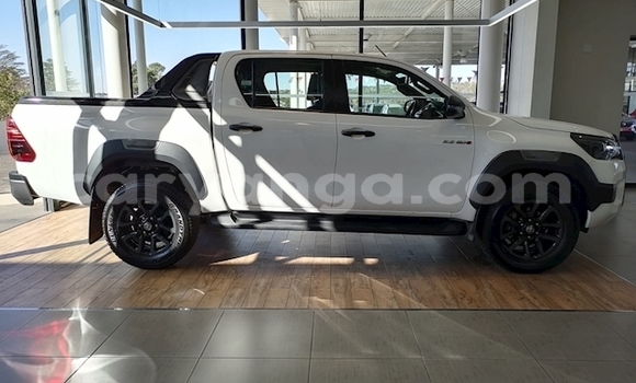 Nunua Ilio tumika Toyota Hilux White Gari ndani ya Blantyre nchini Malawi Nunua Ilio tumika Toyota Hilux White Gari ndani ya Blantyre nchini Malawi