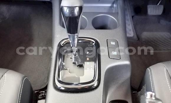 Nunua Ilio tumika Toyota Hilux White Gari ndani ya Blantyre nchini Malawi Nunua Ilio tumika Toyota Hilux White Gari ndani ya Blantyre nchini Malawi