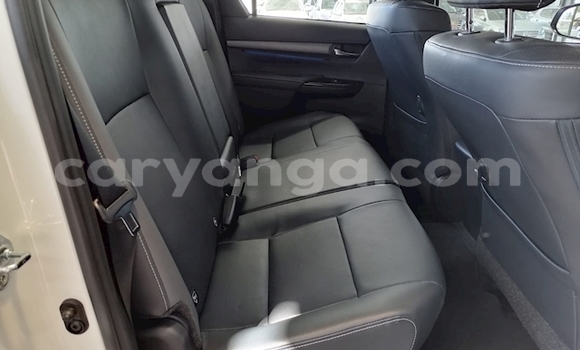 Nunua Ilio tumika Toyota Hilux White Gari ndani ya Blantyre nchini Malawi Nunua Ilio tumika Toyota Hilux White Gari ndani ya Blantyre nchini Malawi