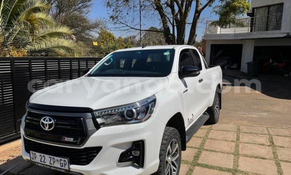 Nunua Ilio tumika Toyota Hilux White Gari ndani ya Blantyre nchini Malawi Nunua Ilio tumika Toyota Hilux White Gari ndani ya Blantyre nchini Malawi