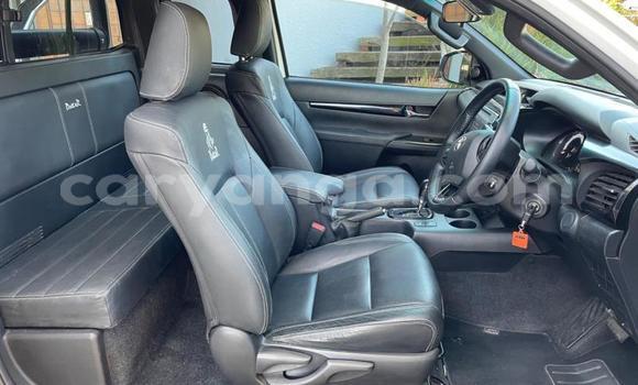Nunua Ilio tumika Toyota Hilux White Gari ndani ya Blantyre nchini Malawi Nunua Ilio tumika Toyota Hilux White Gari ndani ya Blantyre nchini Malawi
