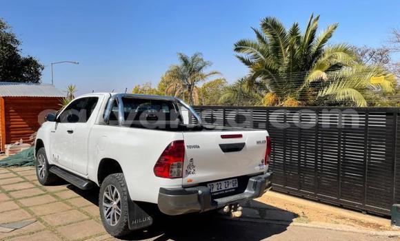 Nunua Ilio tumika Toyota Hilux White Gari ndani ya Blantyre nchini Malawi Nunua Ilio tumika Toyota Hilux White Gari ndani ya Blantyre nchini Malawi