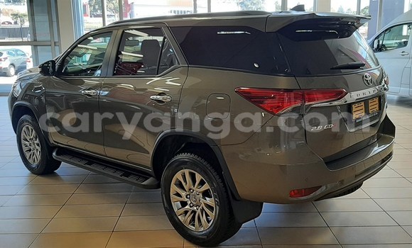 Nunua Ilio tumika Toyota Fortuner Silver Gari ndani ya Blantyre nchini Malawi Nunua Ilio tumika Toyota Fortuner Silver Gari ndani ya Blantyre nchini Malawi