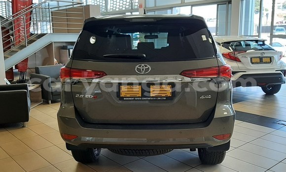Nunua Ilio tumika Toyota Fortuner Silver Gari ndani ya Blantyre nchini Malawi Nunua Ilio tumika Toyota Fortuner Silver Gari ndani ya Blantyre nchini Malawi