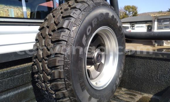 Nunua Ilio tumika Toyota Land Cruiser White Gari ndani ya Blantyre nchini Malawi Nunua Ilio tumika Toyota Land Cruiser White Gari ndani ya Blantyre nchini Malawi