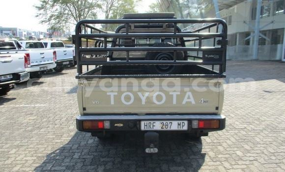 Nunua Ilio tumika Toyota Land Cruiser White Gari ndani ya Blantyre nchini Malawi Nunua Ilio tumika Toyota Land Cruiser White Gari ndani ya Blantyre nchini Malawi