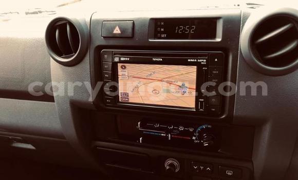 Nunua Ilio tumika Toyota Land Cruiser White Gari ndani ya Blantyre nchini Malawi Nunua Ilio tumika Toyota Land Cruiser White Gari ndani ya Blantyre nchini Malawi